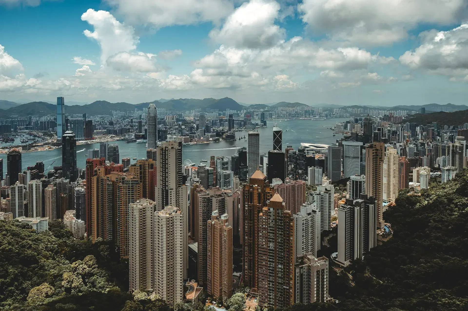 Macau & Hong Kong 4-Night Luxury Escape: Royal Palaces & City Lights Adventure - highlight 2