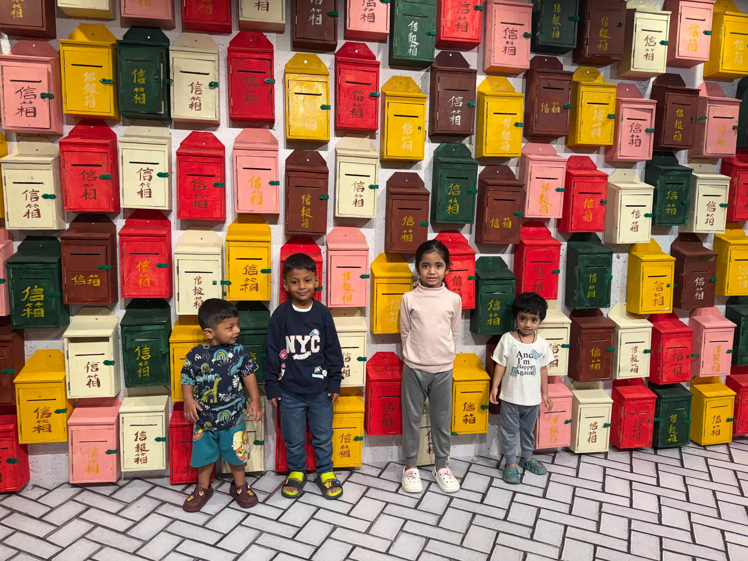 Macau & Hong Kong 4-Night Luxury Escape: Royal Palaces & City Lights Adventure photo 2