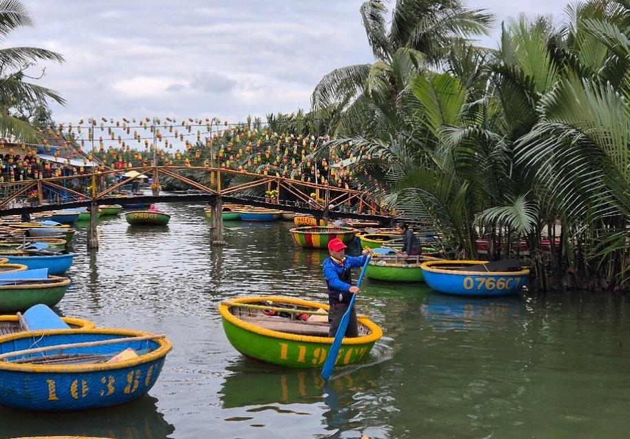Vietnam's Majestic 11-Day Odyssey: Ho Chi Minh to Halong Bay - Ultimate Exploration! photo 4